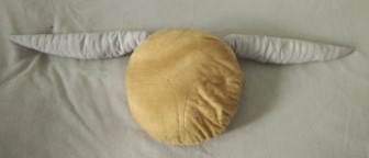 coussin-creation-licence-harry-potter-vif-dor-meami-couture-creation