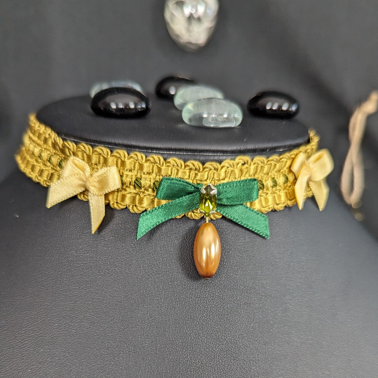 creation-collier-gallon-dore-perle-meami-couture-et-creation