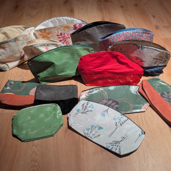 creation-lot-pochette-toile-sire-fermeture-eclaire-interieure-toile-sire-meami-couture-et-creation