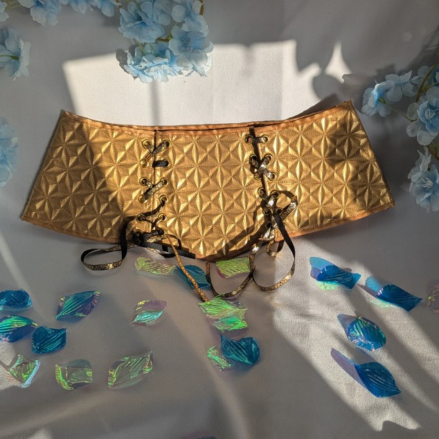 creation-serre-taille-simili-cuir-dore-lacage-reglable-meami-couture-creation